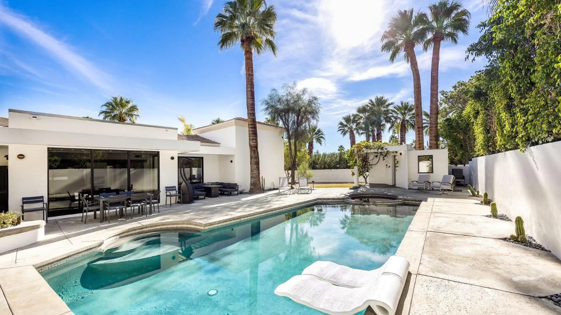 Villa Palmas Palm Springs